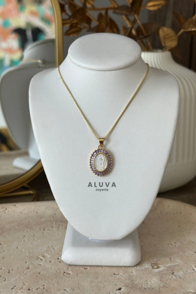 Medalla Virgen de Guadalupe morada