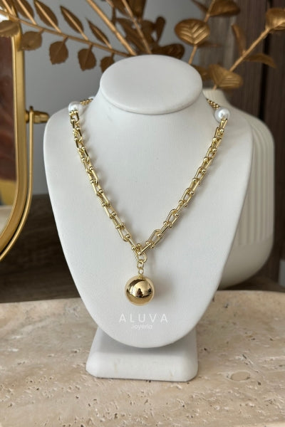 Cadena con dije bola